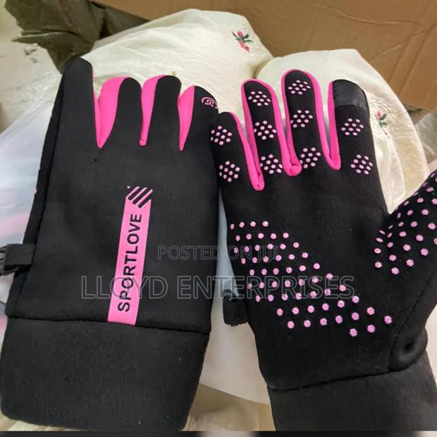 Sporty Winter Gloves - main view
