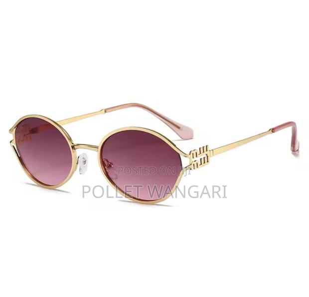 Branded Chic Sunglasses - thumbnail 4