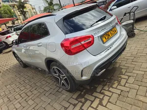 Mercedes-Benz GLA-Class 2017 Silver