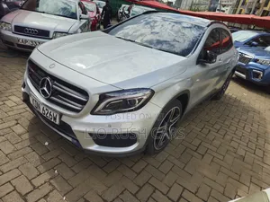 Mercedes-Benz GLA-Class 2017 Silver