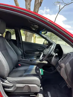 Honda Vezel 1.5 Hybrid 2WD 2018 Red