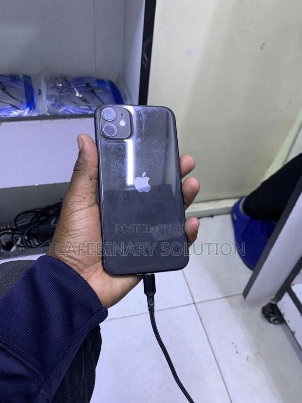 Apple iPhone 11 64 GB Gray - thumbnail 3