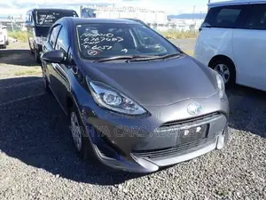 Toyota Aqua 2018 Gray