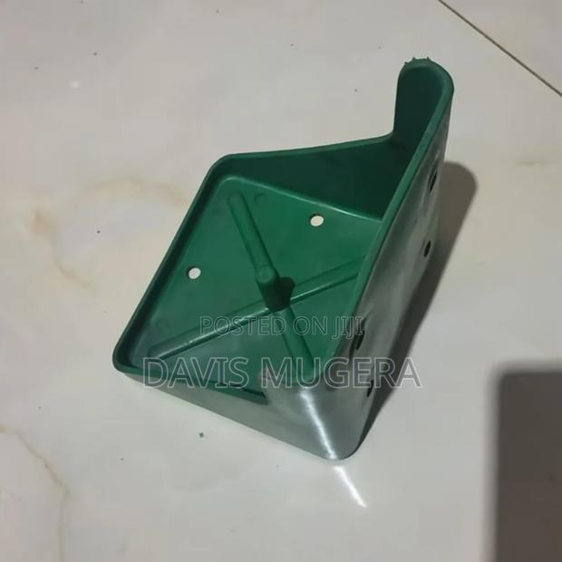 Heavy Duty Plastic Livestock Salt Block Holder