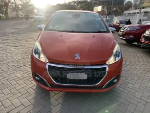 Peugeot 208 2018 Orange