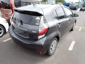 Toyota Aqua 2018 Gray