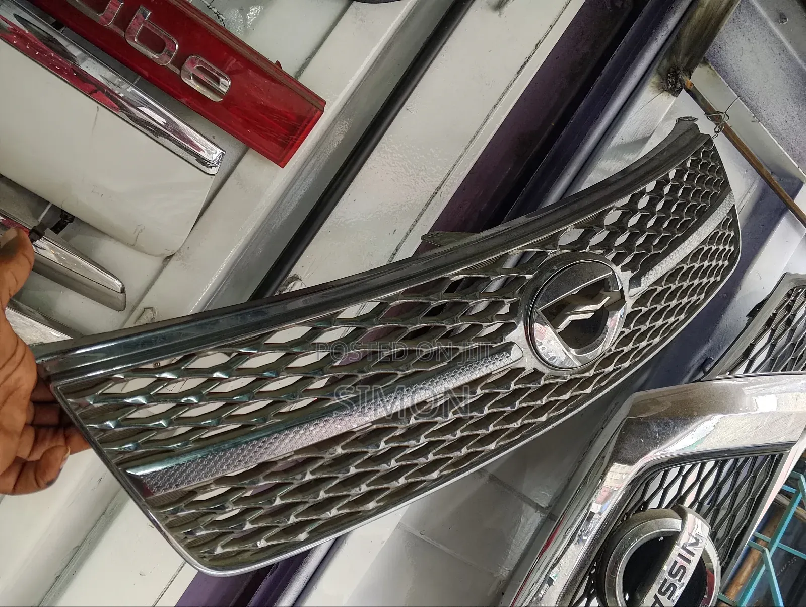 Front Grille Fielder 2007
