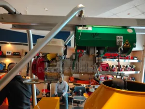 Honda Concrete Crane/Hoist/Lifter Machine One Tonne.