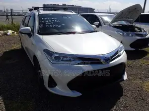 Toyota Corolla Fielder 1.5 Hybrid FWD 2018 White