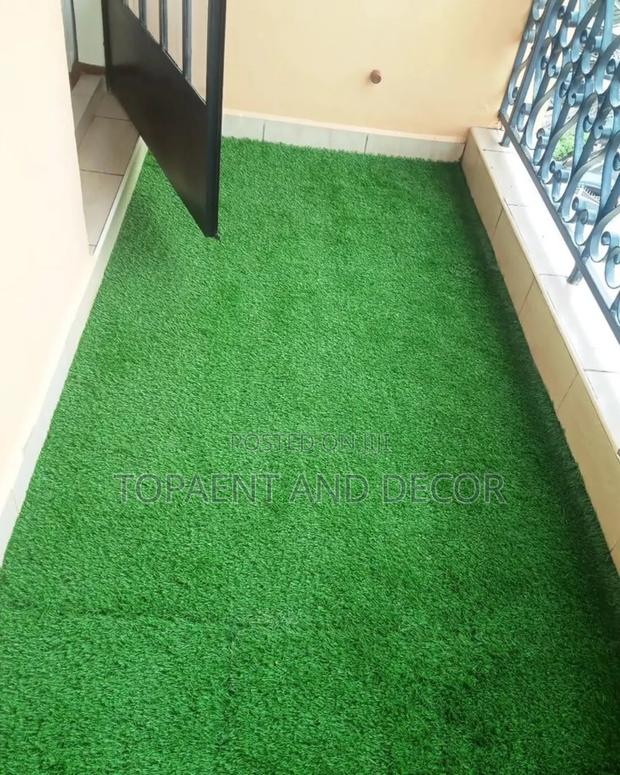 Beautiful Balcony Artificial Grass Smooth and Even Surface Carpet