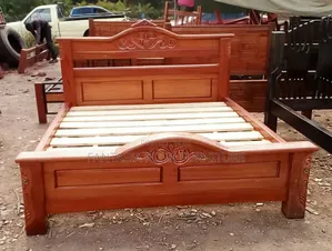 5x6 Classic Carved Bed in Pure Mahogany