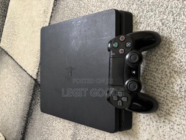 Playstation 4 Slim - main view