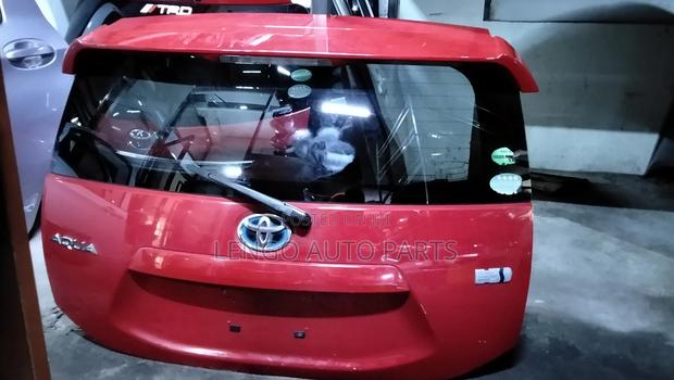 Toyota Aqua 2014 Boot Lid - main view