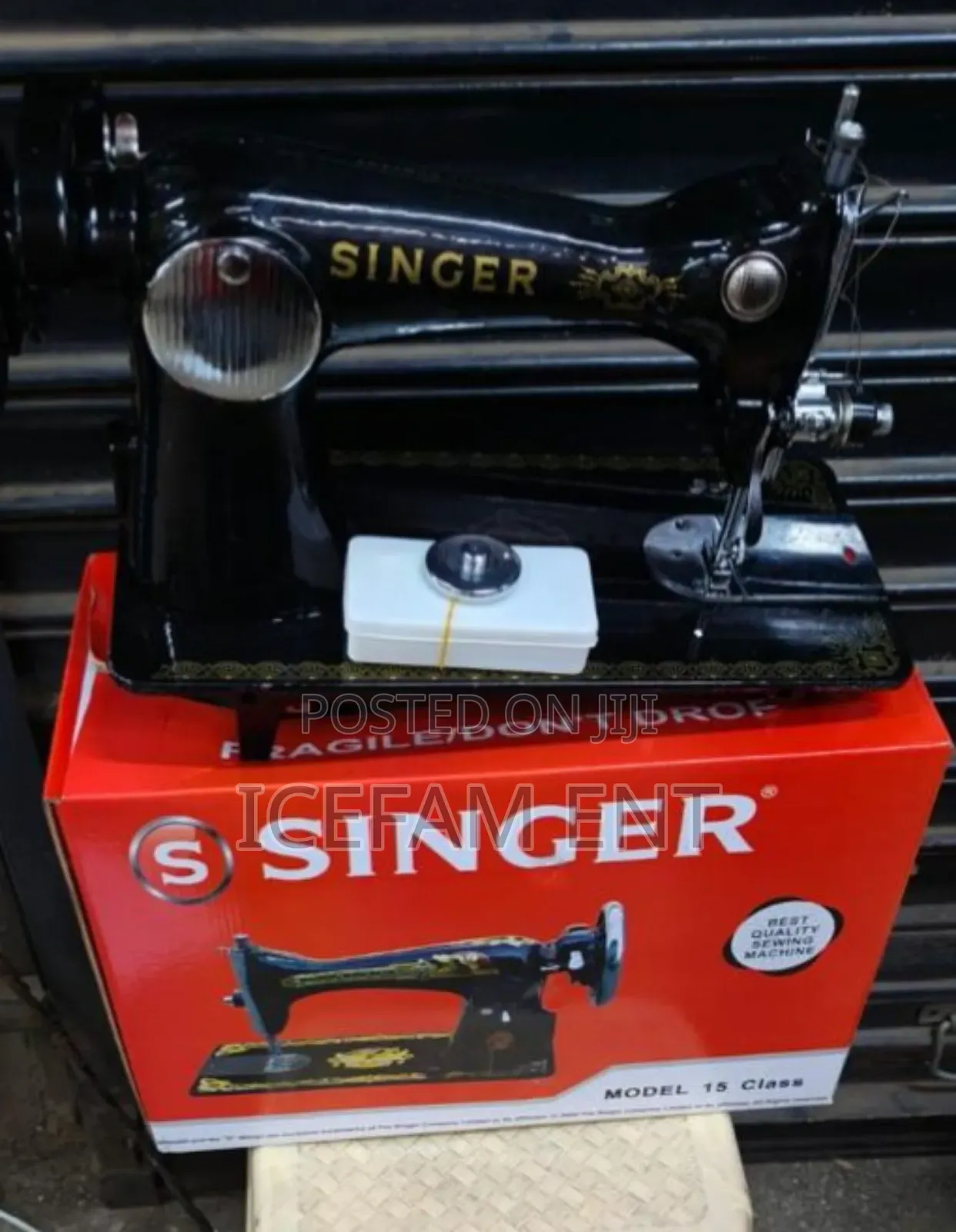 Singer Sewing Machine/Sewing Machine Pq