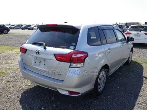 Toyota Corolla Fielder 1.5 Hybrid FWD 2018 Silver