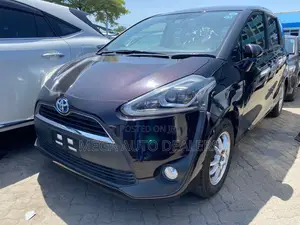 Toyota Sienta 2018