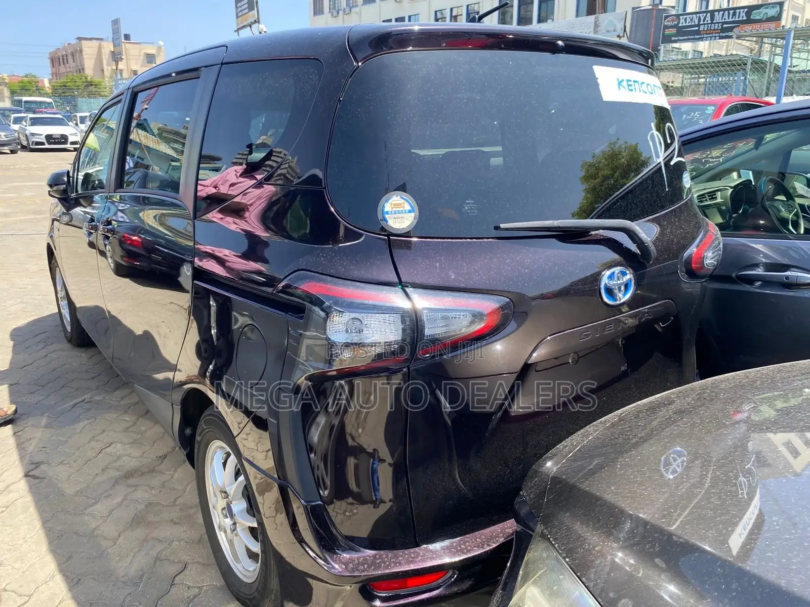 Toyota Sienta 2018