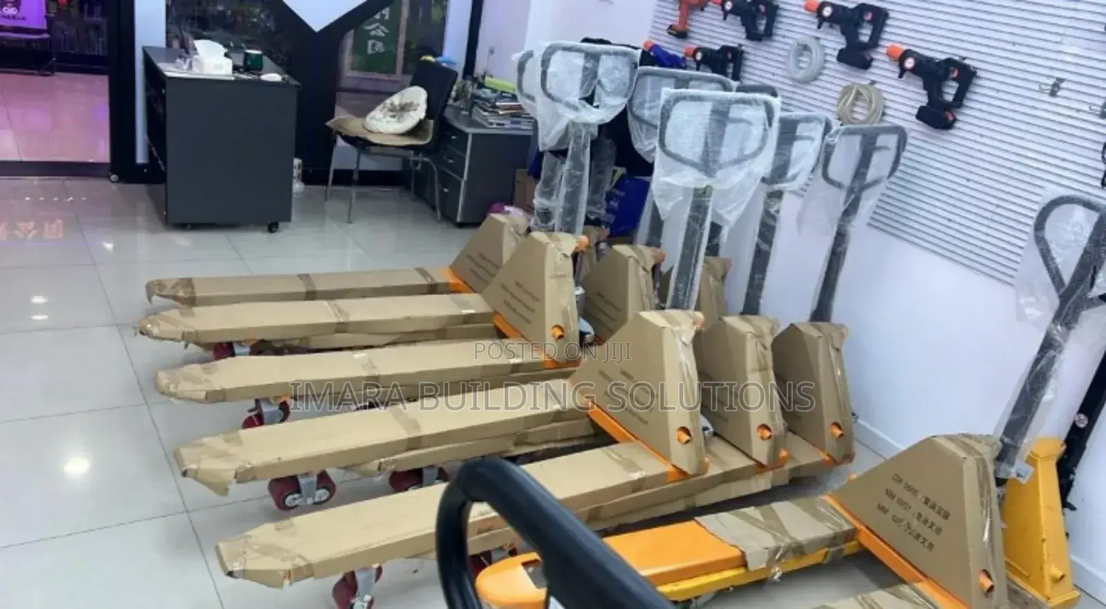 Heavy-Duty Pallet Truck – Manual Hydraulic 3 Ton Lift