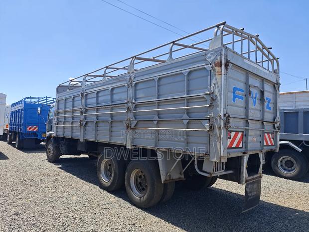 Isuzu FVZ 2010 Grey - thumbnail 6