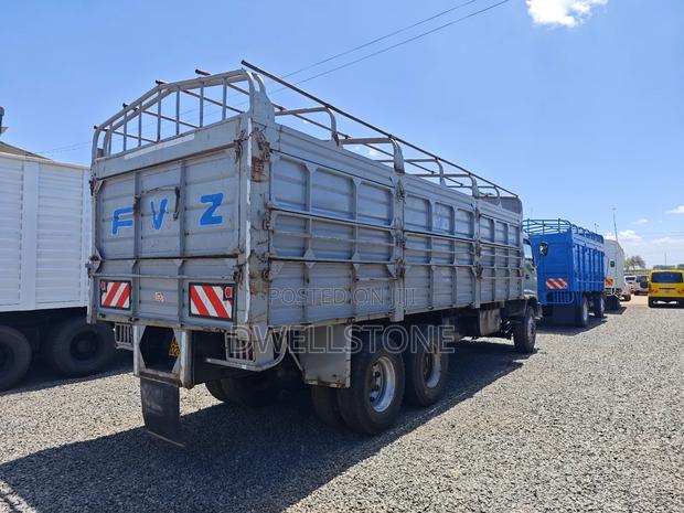 Isuzu FVZ 2010 Grey - thumbnail 8