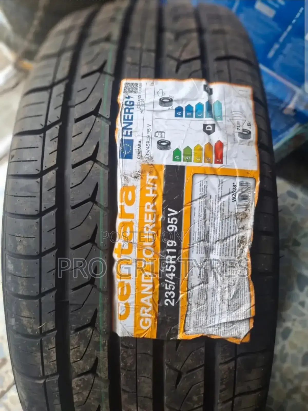 Centara 235/45/19