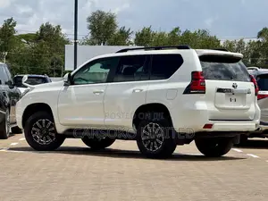 Toyota Land Cruiser Prado 2.7 2019 White