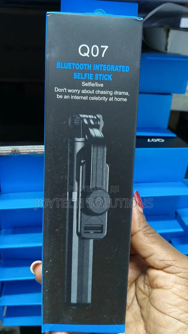 Intergrated Selfie Stick - main view