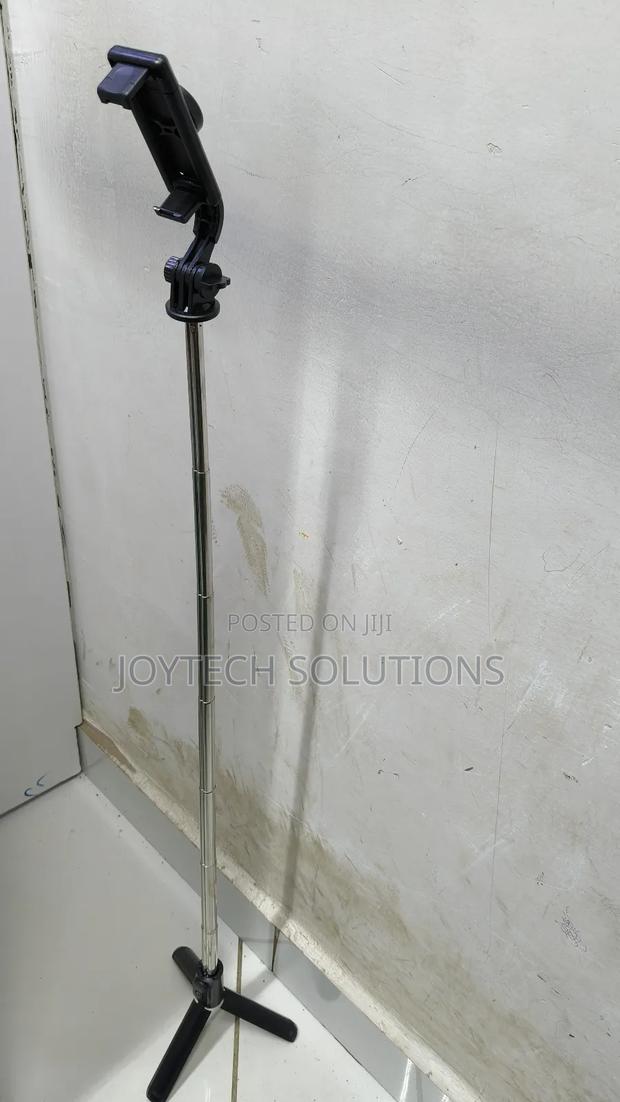 Intergrated Selfie Stick - thumbnail 2