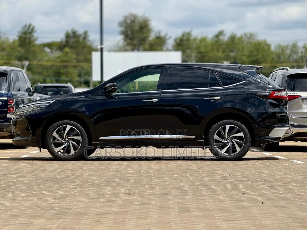 Toyota Harrier 2.0 2019 Black