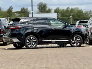 Toyota Harrier 2.0 2019 Black