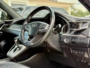 Toyota Harrier 2.0 2019 Black