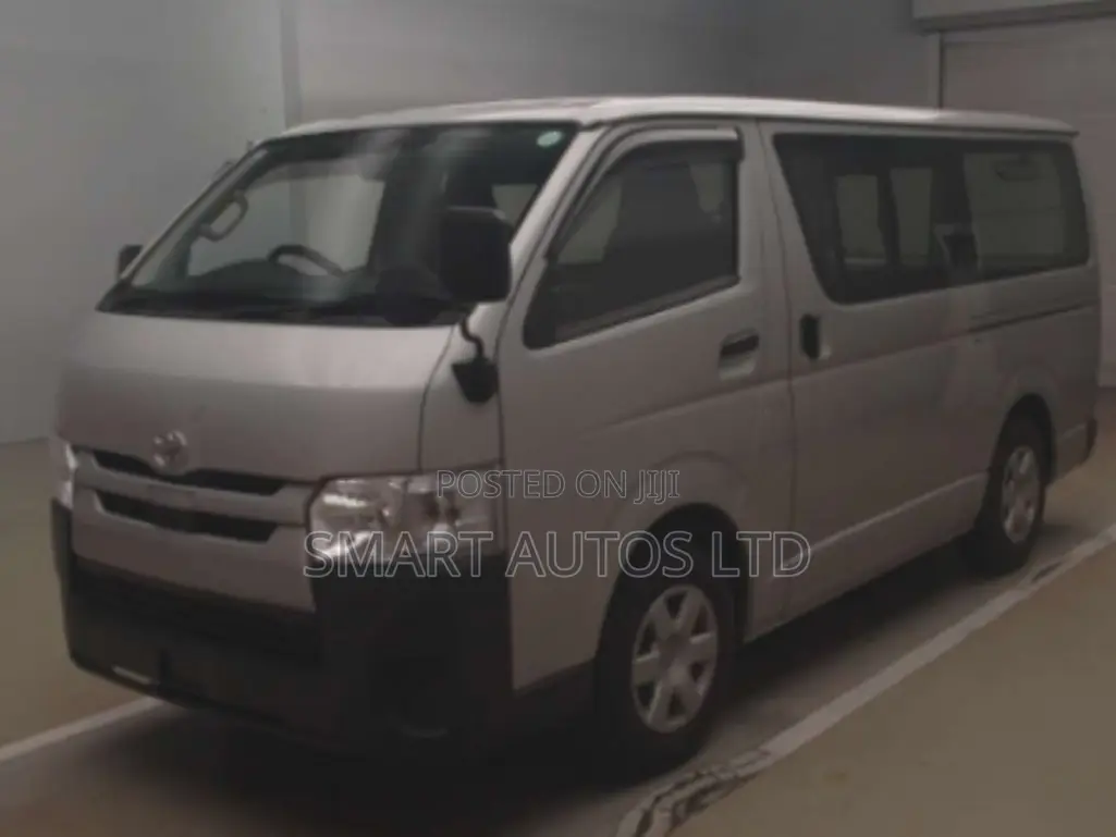 Toyota HiAce 2018 Silver