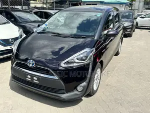 Toyota Sienta 1.5 Hybrid FWD 2019 Purple