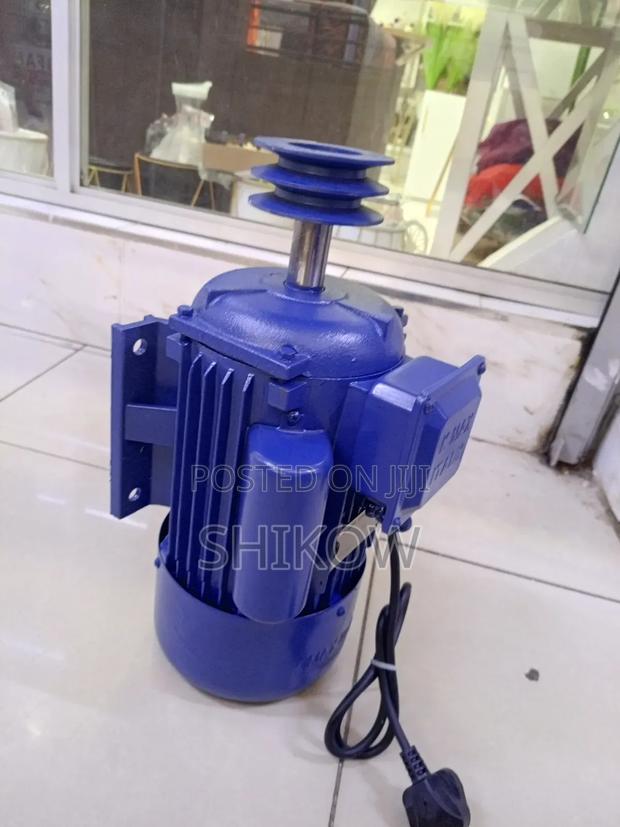 K Max Italy 5.5hp Single Phase Low Speed Electric Motor
With Pulley - main view