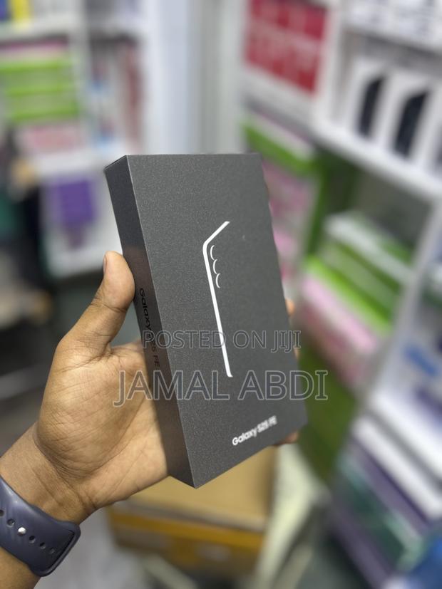 New Samsung Galaxy S25 FE 256 GB Black - thumbnail 2