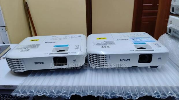 Epson Projector – 3,300 Lumens + Hdmi | Super Bright | Nairobi - thumbnail 3