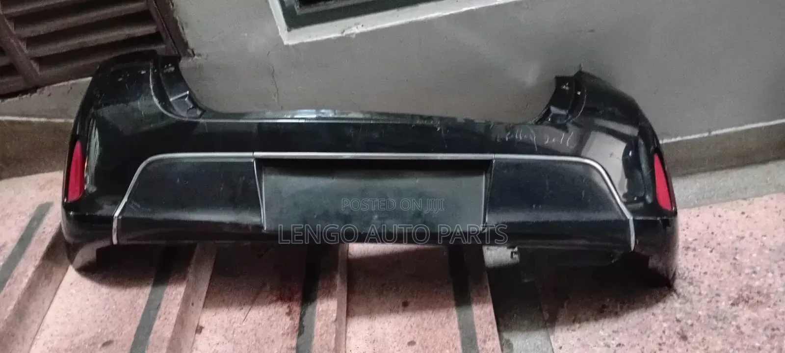 Toyota Auris 2014 Rear Bumper With Reflectors