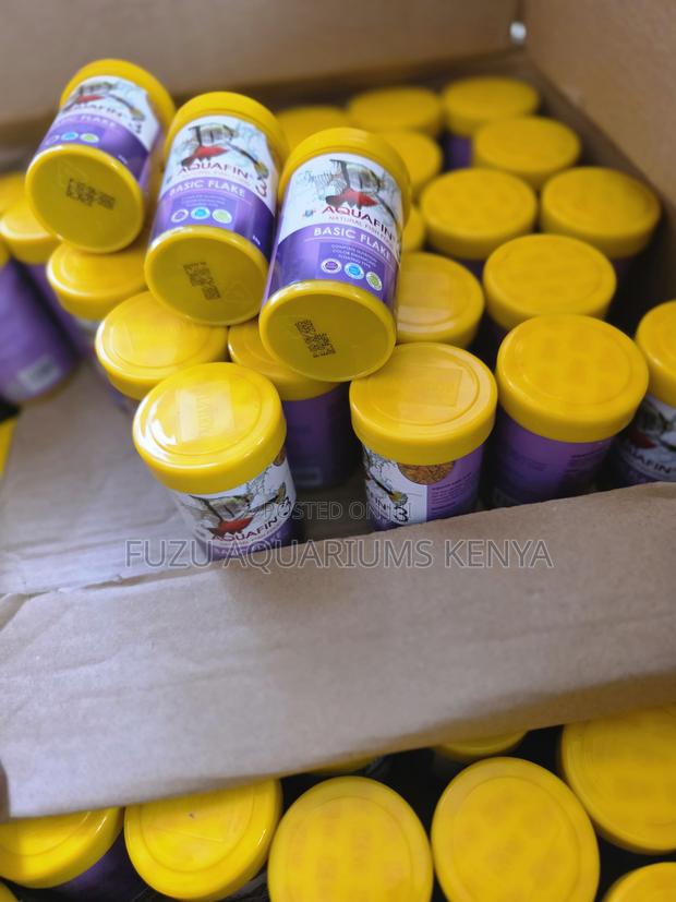 Colorburst Tropical Fish Flakes — Natural Brightening Nutrition - main view