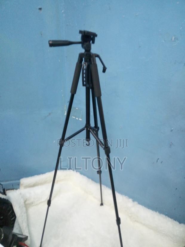 High Quality Camera Tripod - thumbnail 2