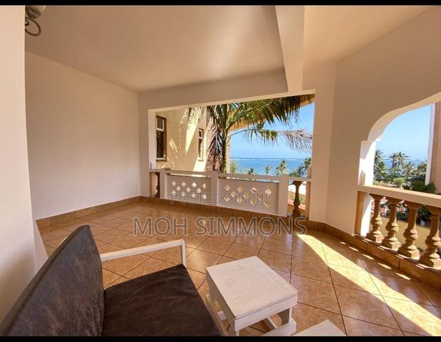 1 Bedroom With Beachfront With Pool - thumbnail 4