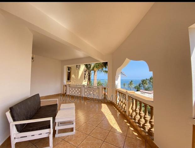 1 Bedroom With Beachfront With Pool - thumbnail 8