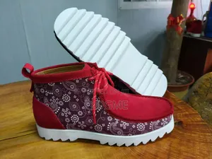 Clarks Wallabee Boot