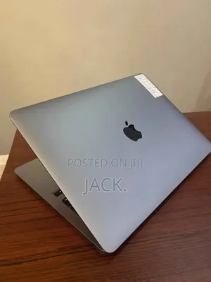Laptop Apple MacBook Air 2022 M2 8GB Apple M2 SSD 256GB