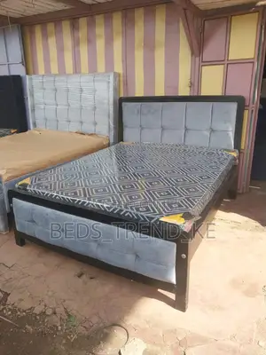 Fancy 5 by 6 Modern Mocket Bed