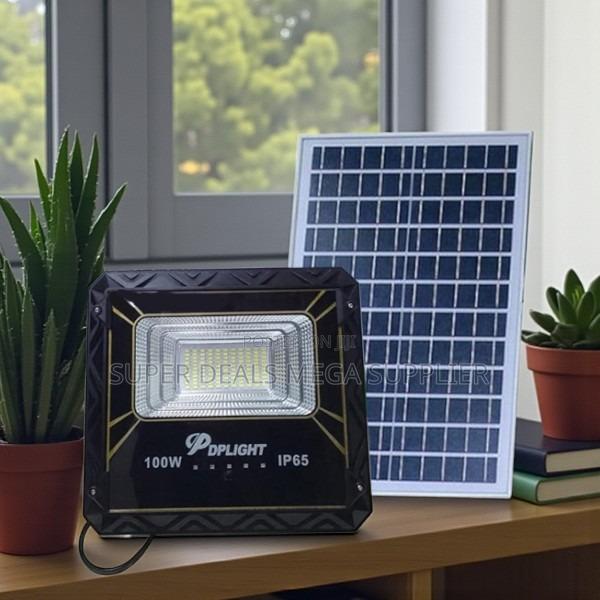 100w Outdoor Solar Flood Light Remote Control Longer Lasting Battery