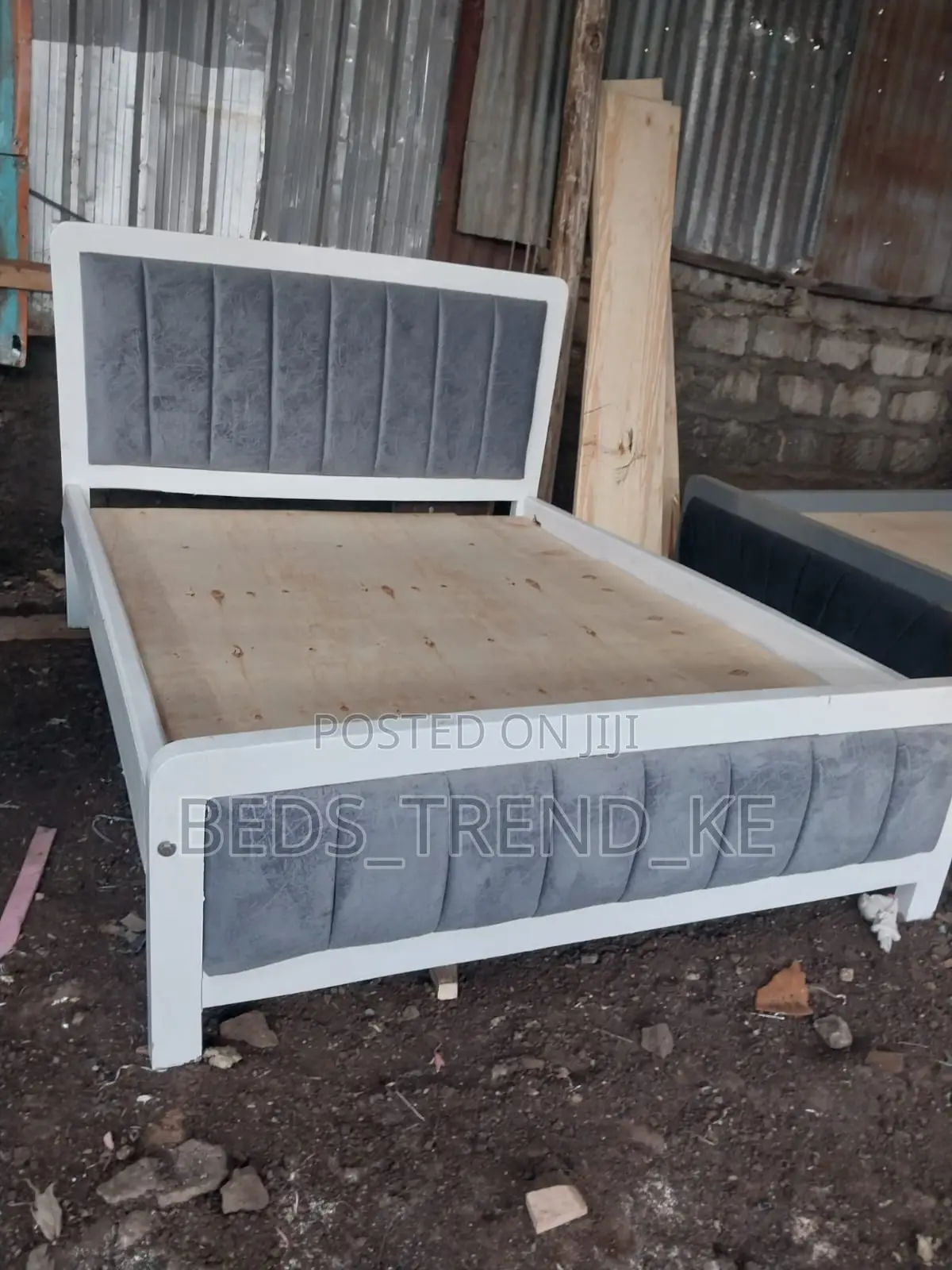 Exclusive 5 by 6 Mocket Bed Design