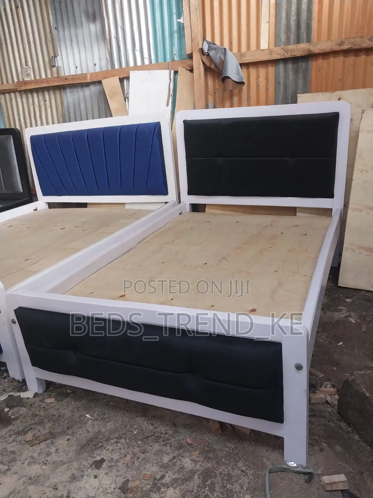Luxurious 5 by 6 Ft Mocket Bed