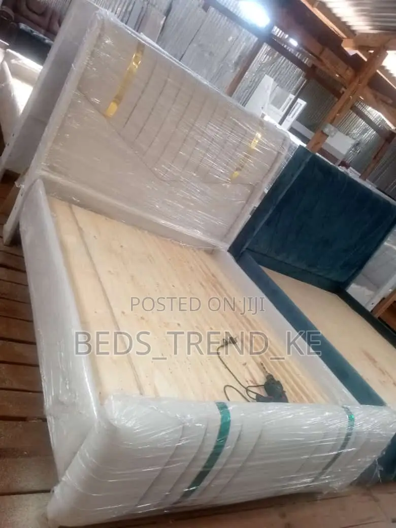 Complete Modern v Bed 5 by 6 Ft