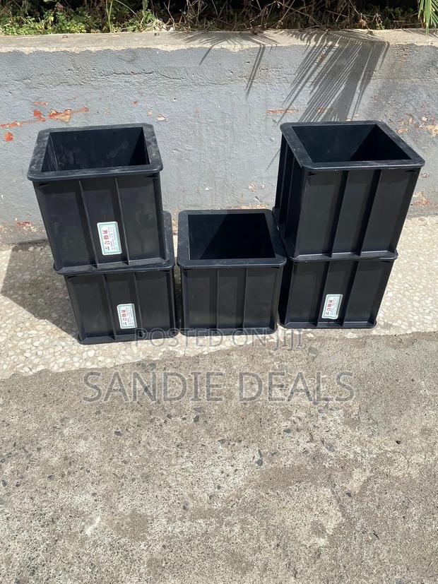 Certified Plastic Cube Moulds - thumbnail 3