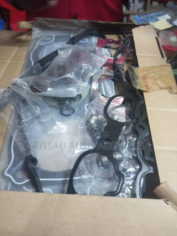 Mitsubishi Pajero 6g72 Engine Genuine Gasket Overhaul Kit.